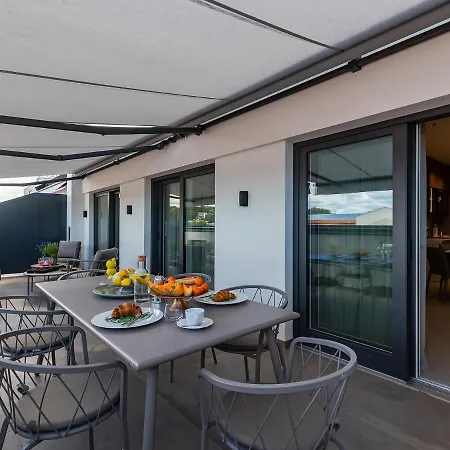 Design Penthouse No 23 *